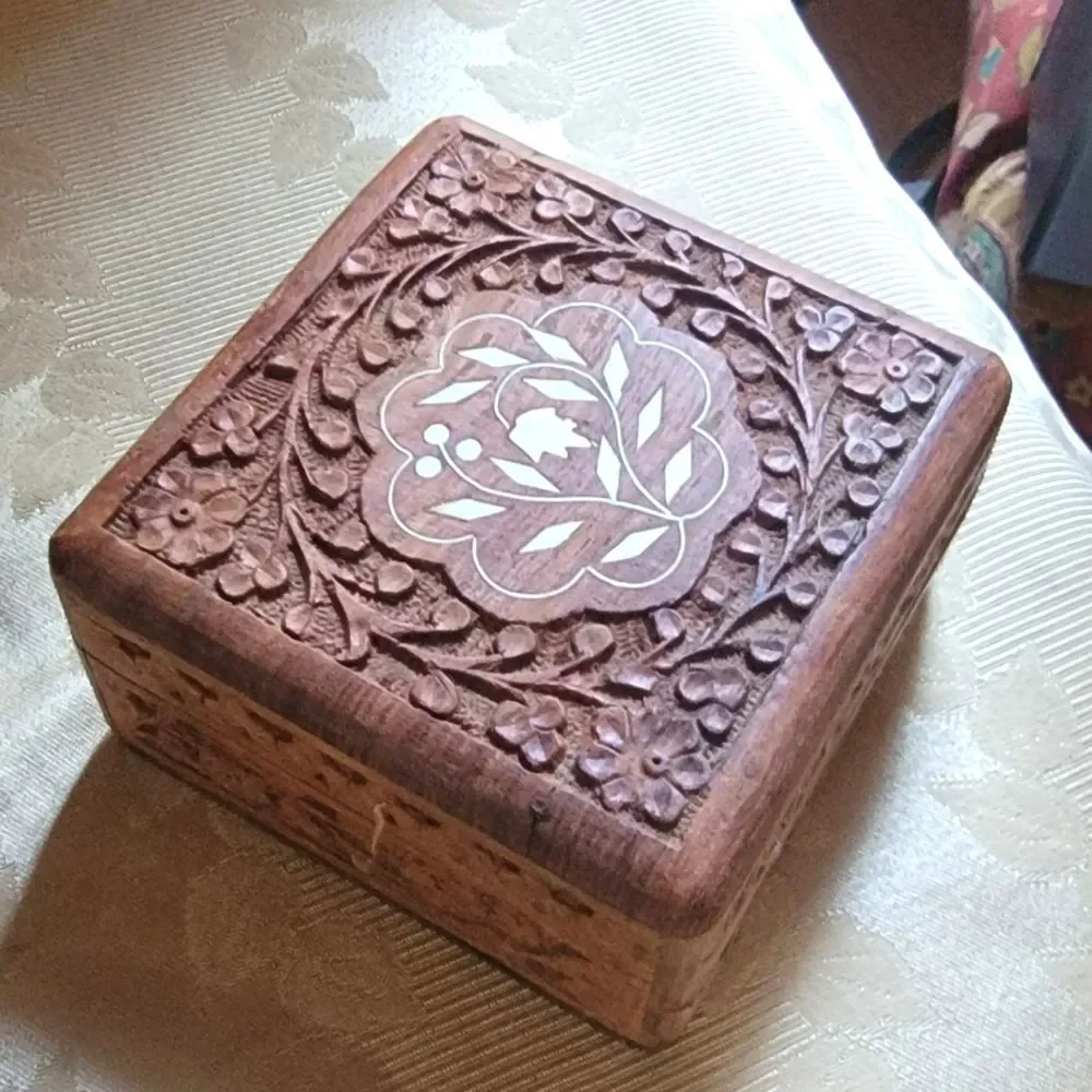 Hand Carved Wooden Trinket Box Jewelry Keepsake Storage Ornate Floral Inlay